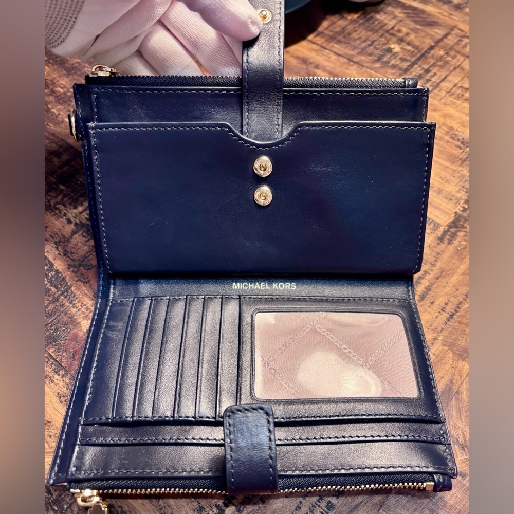 Authentic Michael Kors Wallet - image 4